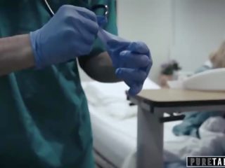 Pur tabu pervers md dă adolescenta pacient vagin examen